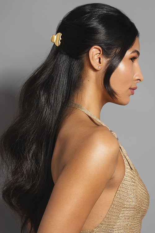 The Hair Edit Mixed Metal Clip in models hair